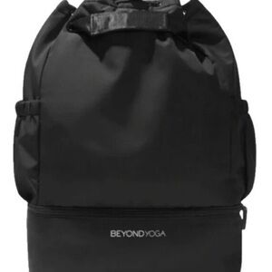 Beyond Yoga Convertible Gym Backpack Tote Black Yoga Travel Bag Drawstring  NWT